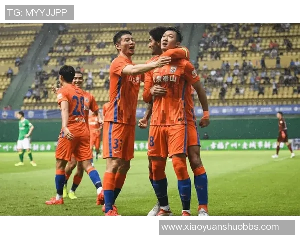 上海足球队以82分稳居冠军赛积分榜首位，争冠形势一片大好